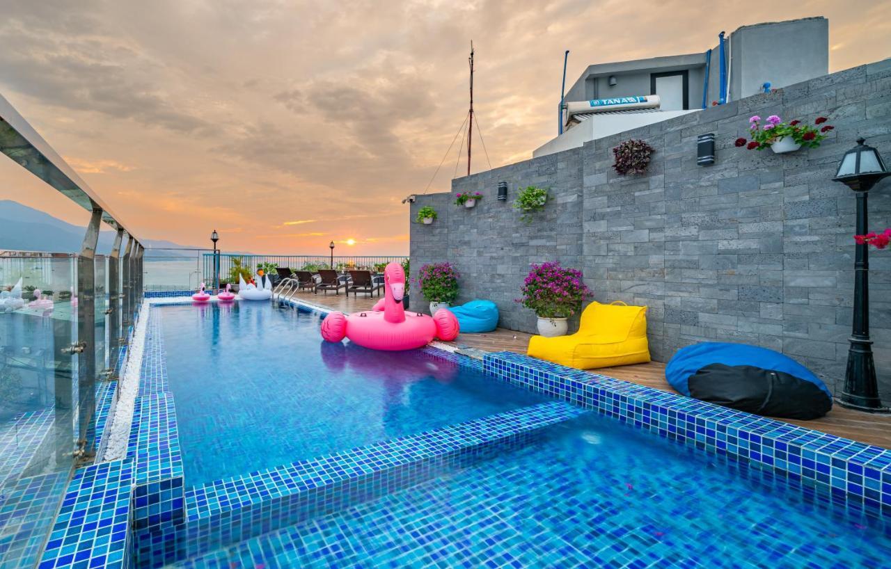 Cani Beach House Da Nang Buitenkant foto