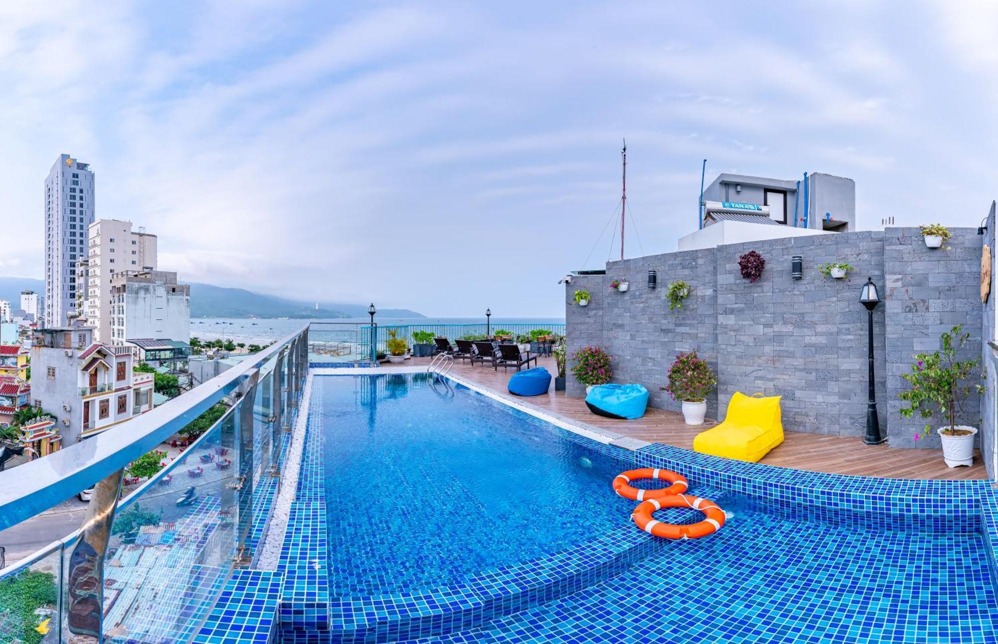 Cani Beach House Da Nang Buitenkant foto